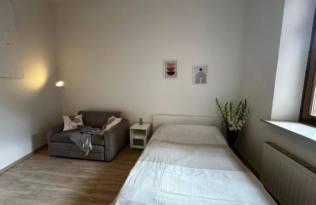 Dębniki Nest-1